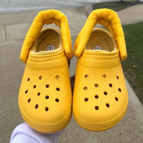 CROCS Classic Lined Neo Puff Clogs Unisex Size M5 W7 Yellow - Picture 10 of 16